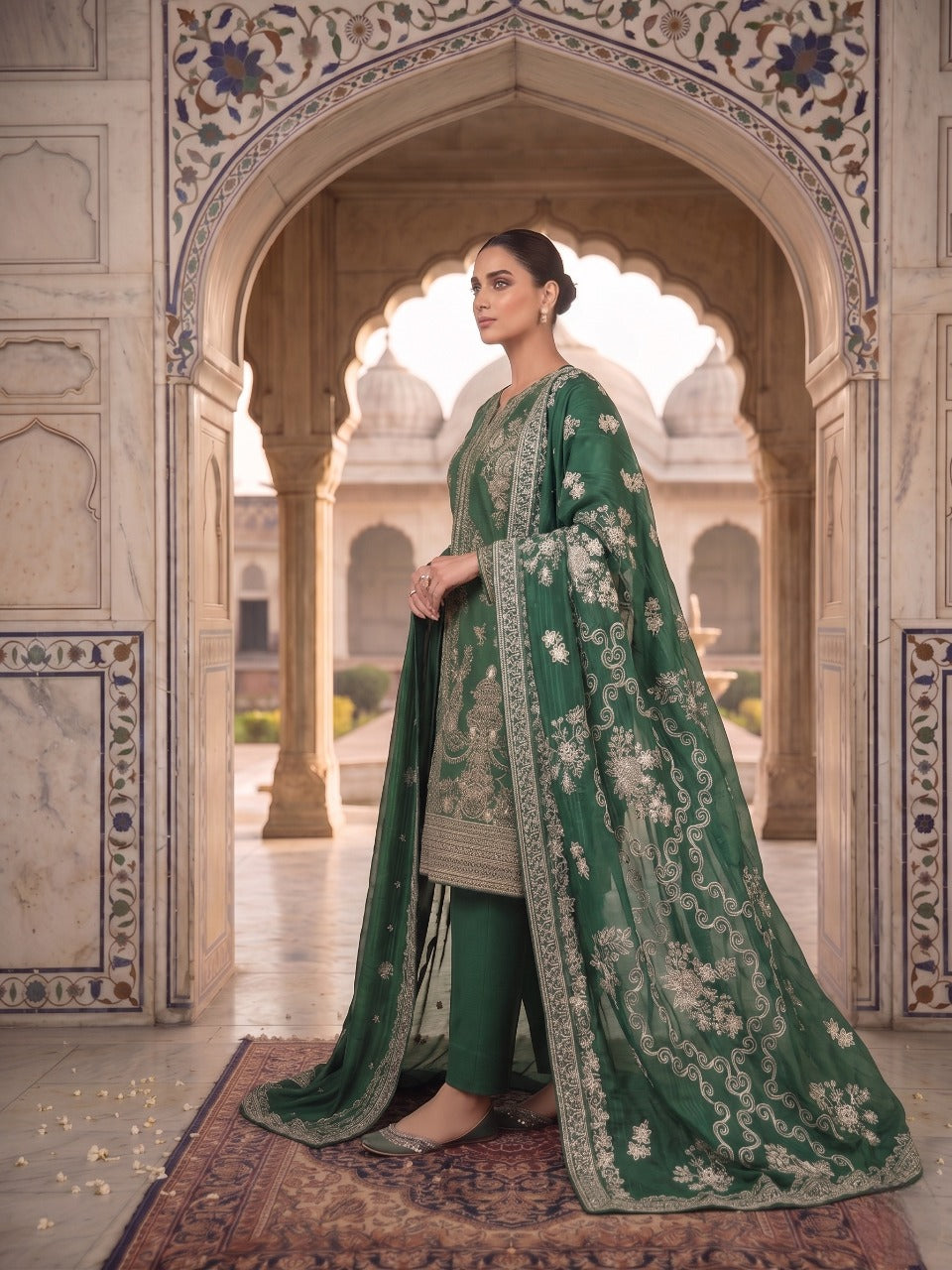 Gul Zahra Lawn – Vol. 539